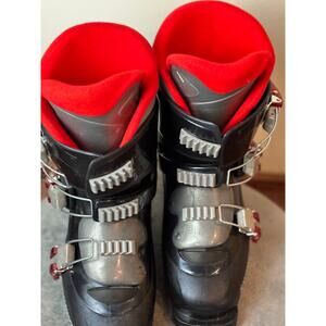 SALOMON PERFORMA T3 PREOWNED T3 DH SKI BOOT BLACK SIZE 4 YOUTH